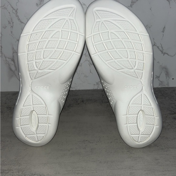 NWT Crocs Literide 360 Pacer - Picture 8 of 8